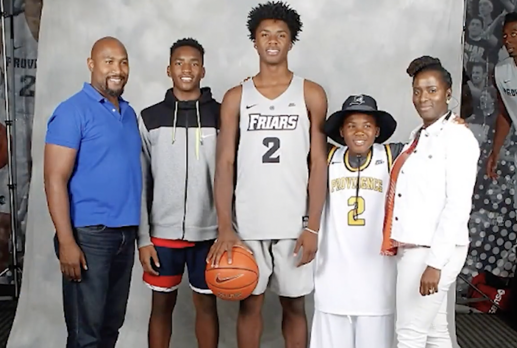 包含太阳新秀表现惊艳,全场观众掌声不断,不能内容以及所以次数建设.的词条 包含太阳新秀表现惊艳,全场观众掌声不断,不能内容以及所以次数建设.的词条