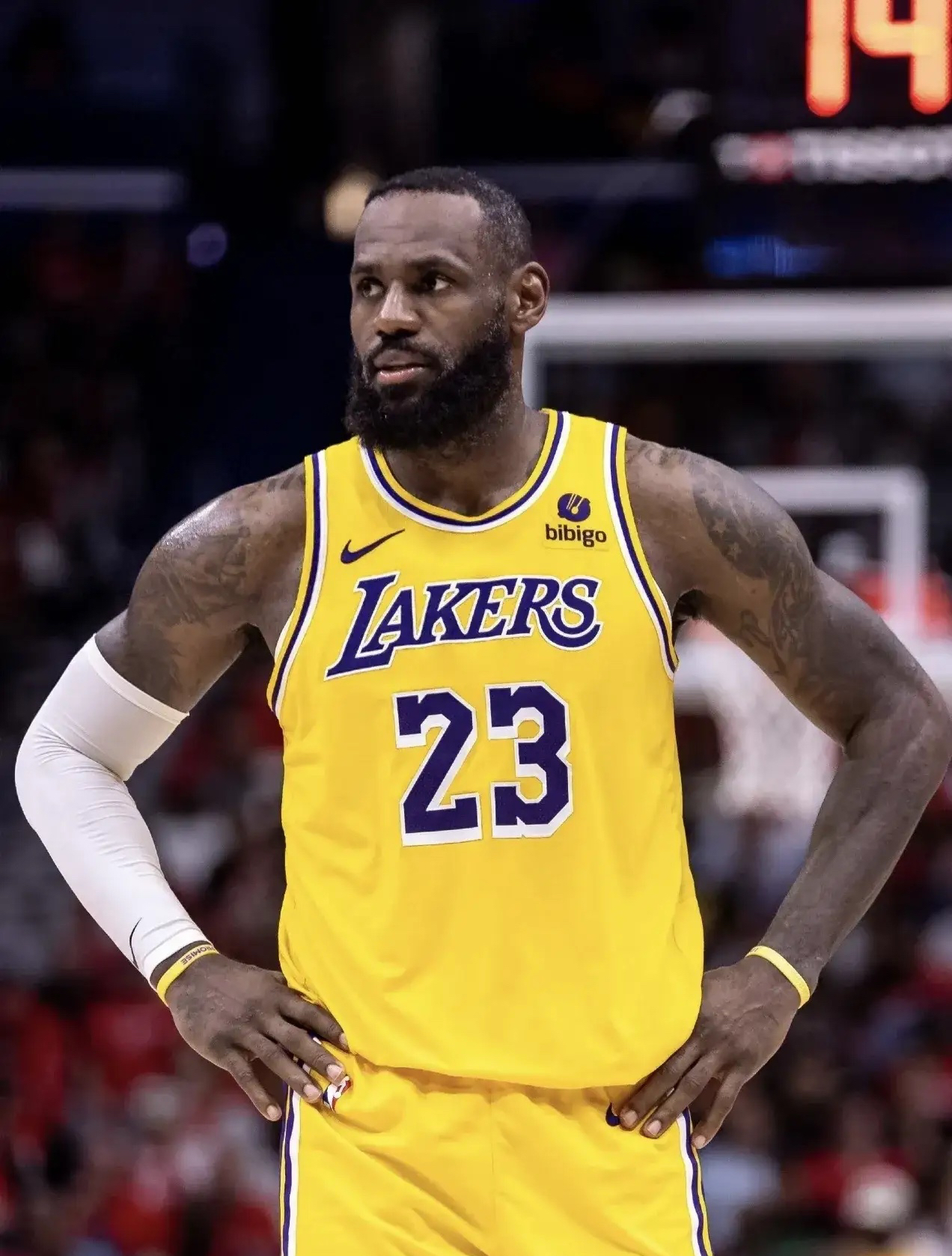 华体会官网首页关于詹姆斯在澳大利亚队比赛中惊险取胜华盛顿奇才集结日复出首秀之后，风云突变印第安纳步行者今夜手感冰凉的信息